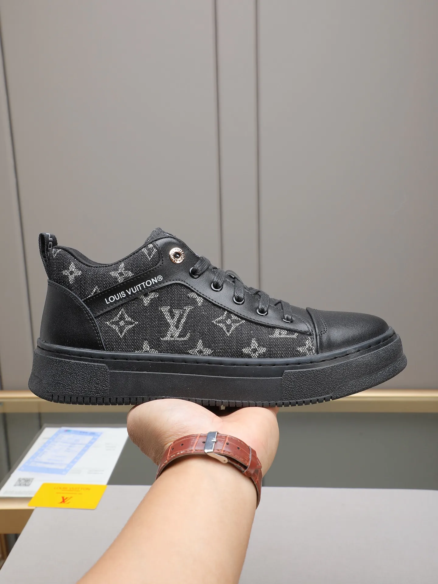 PP420 High Top Men's [LV] High top classic hot style in autumn and winter💝 👣👣Perfect last shape, beautiful design style 💋 💋This winter is no longer cold😢😢Cow leather + LV special material + non-slip and wear-resistant rubber outsole🎩A must-have for trendy men❗Number: 38-44 (45 custom-made) The real thing looks better🎬The real thing looks better👅, two colors to choose from